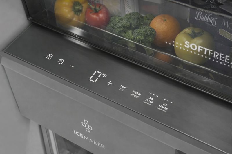 Electrolux EI33AF80WS freezer control panel displaying 0°F with Soft Freeze option